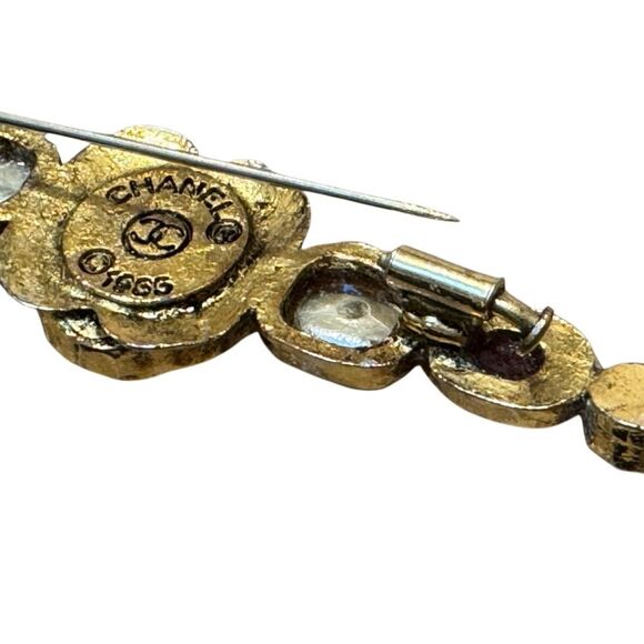 Vintage 1985 Chanel Gripoix Glass Rhinestone Faux Pearl Brooch Pin - Picture 5 of 5